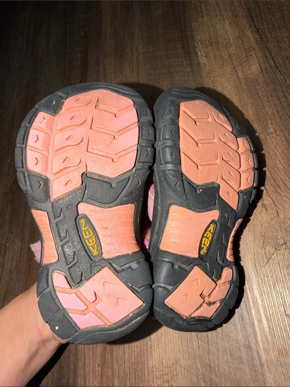 KEEN NEWPORT H2 WATERPROOF CLOSED TOE SANDALS size 9